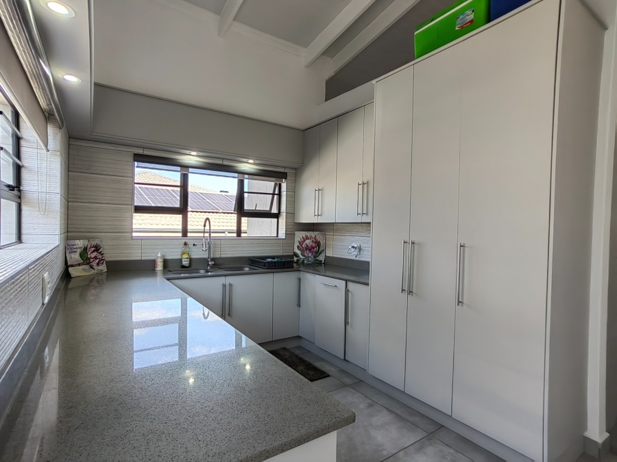 4 Bedroom Property for Sale in Monte Christo Western Cape